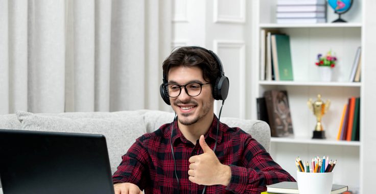 Le Développement Informatique : Fondements et Importance dans la Société Moderne